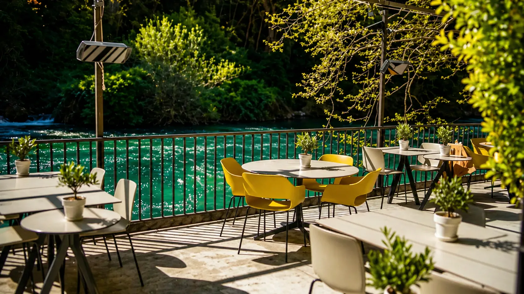 Terrasse du Restaurant Philip au bord de la Sorgue